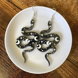 ❤️ NEW 2/$20 or 3/$25 Acrylic Black and White Snake Oversize Statement Earrings